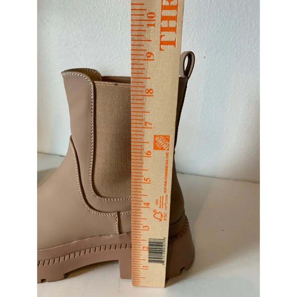 Dream Pairs chunky Chelsea boots tan size 8 Lug biker